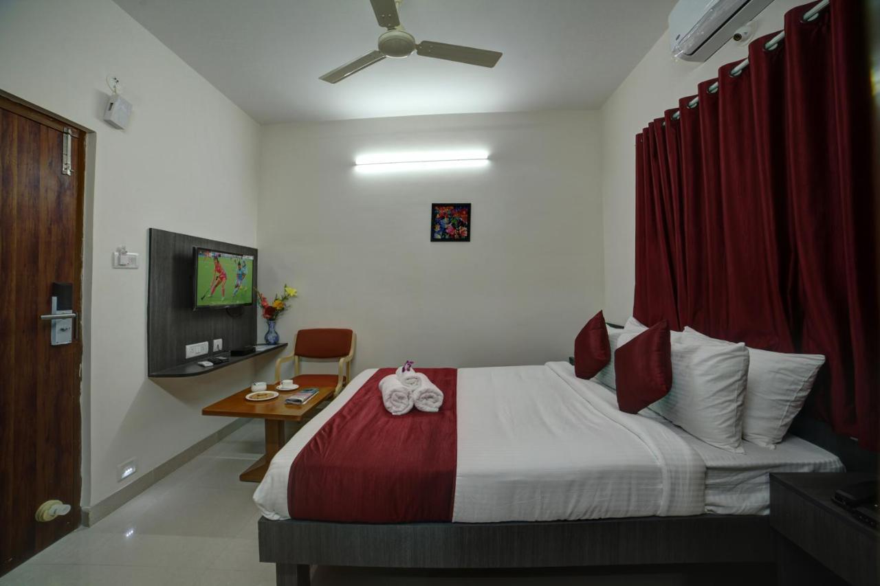 Sm Royal Suites - Hotel Near Kempegowda International Airport Bangalore Devanahalli Exterior photo